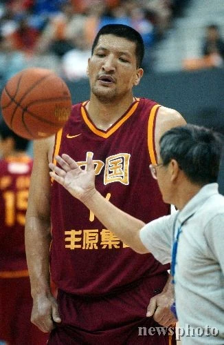 如何在篮球训练中有效应对压力?_1